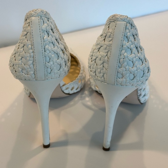 Size 10 4” white open weave d’Orsay pump - Picture 5 of 6